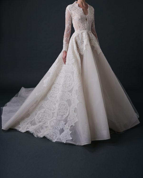Lace long sleeve wedding dress inspired by Grace Kelly by Guillermo Pharis Bridal
