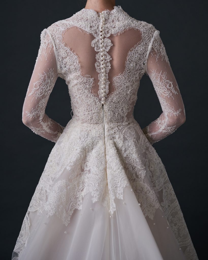 Lace long sleeve wedding dress inspired by Grace Kelly by Guillermo Pharis Bridal