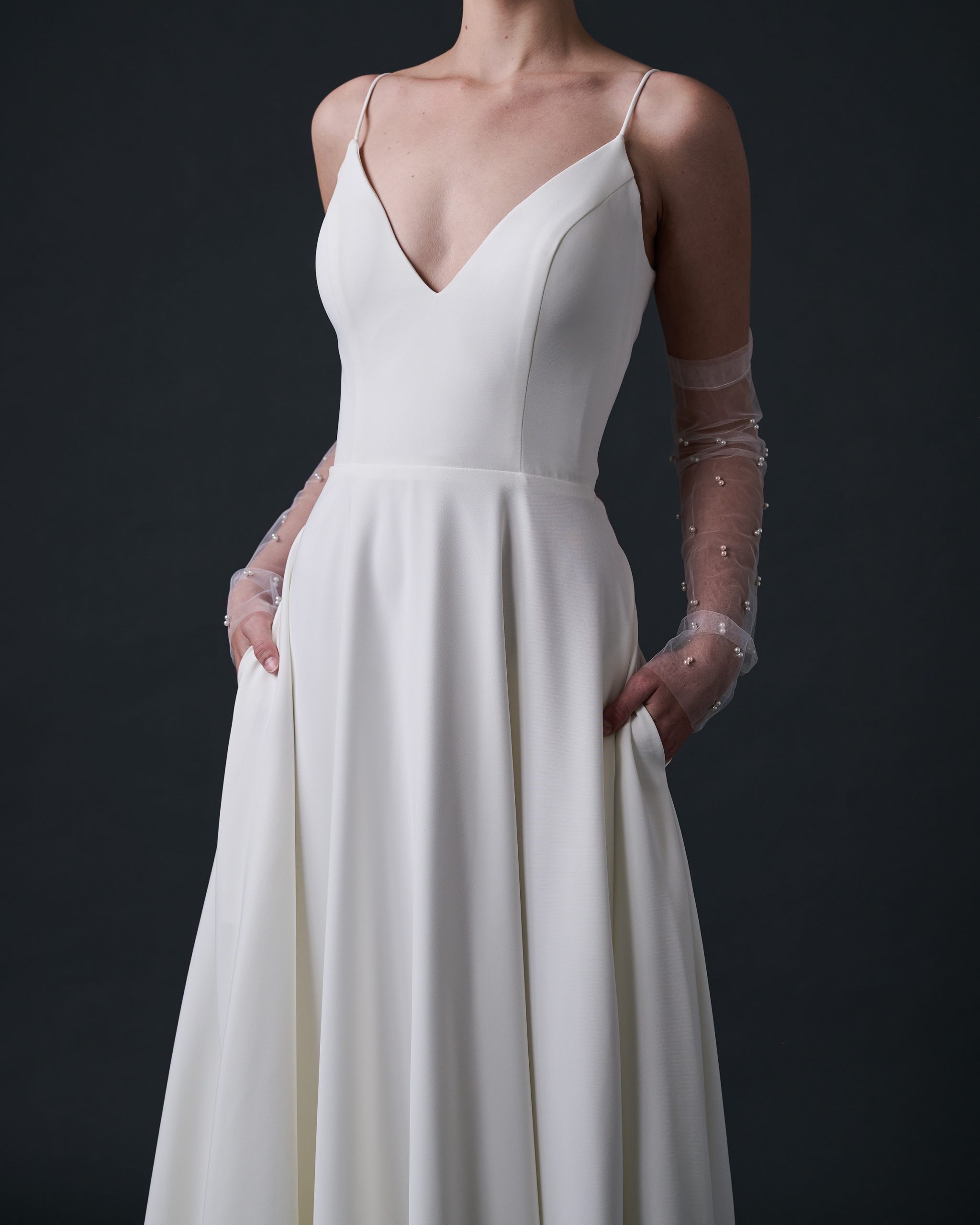 ELIZABETH A Line Crepe Wedding Dress With Spaghetti Straps - Imagen 4