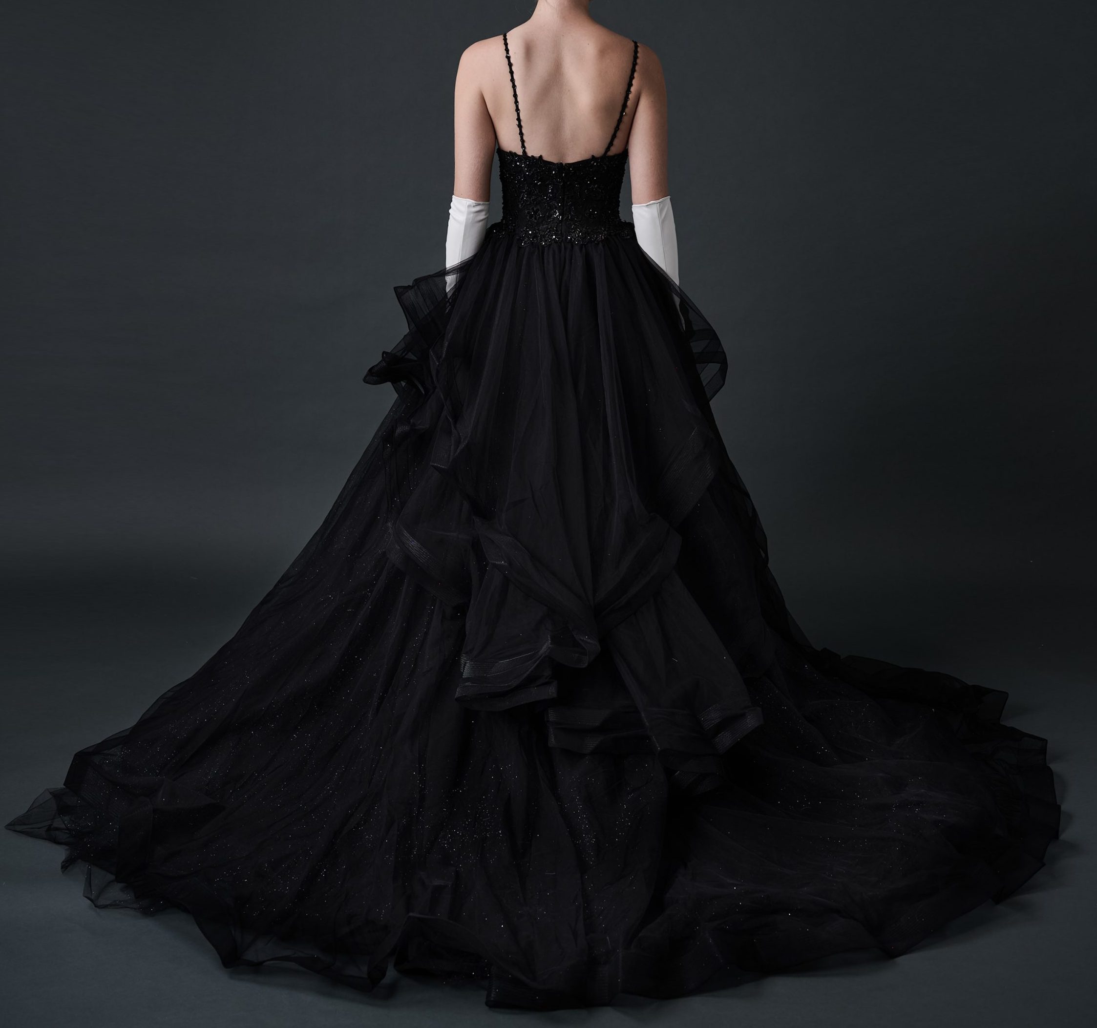 Black Tulle Beaded Asymmetrical Wedding Dress - Imagen 2