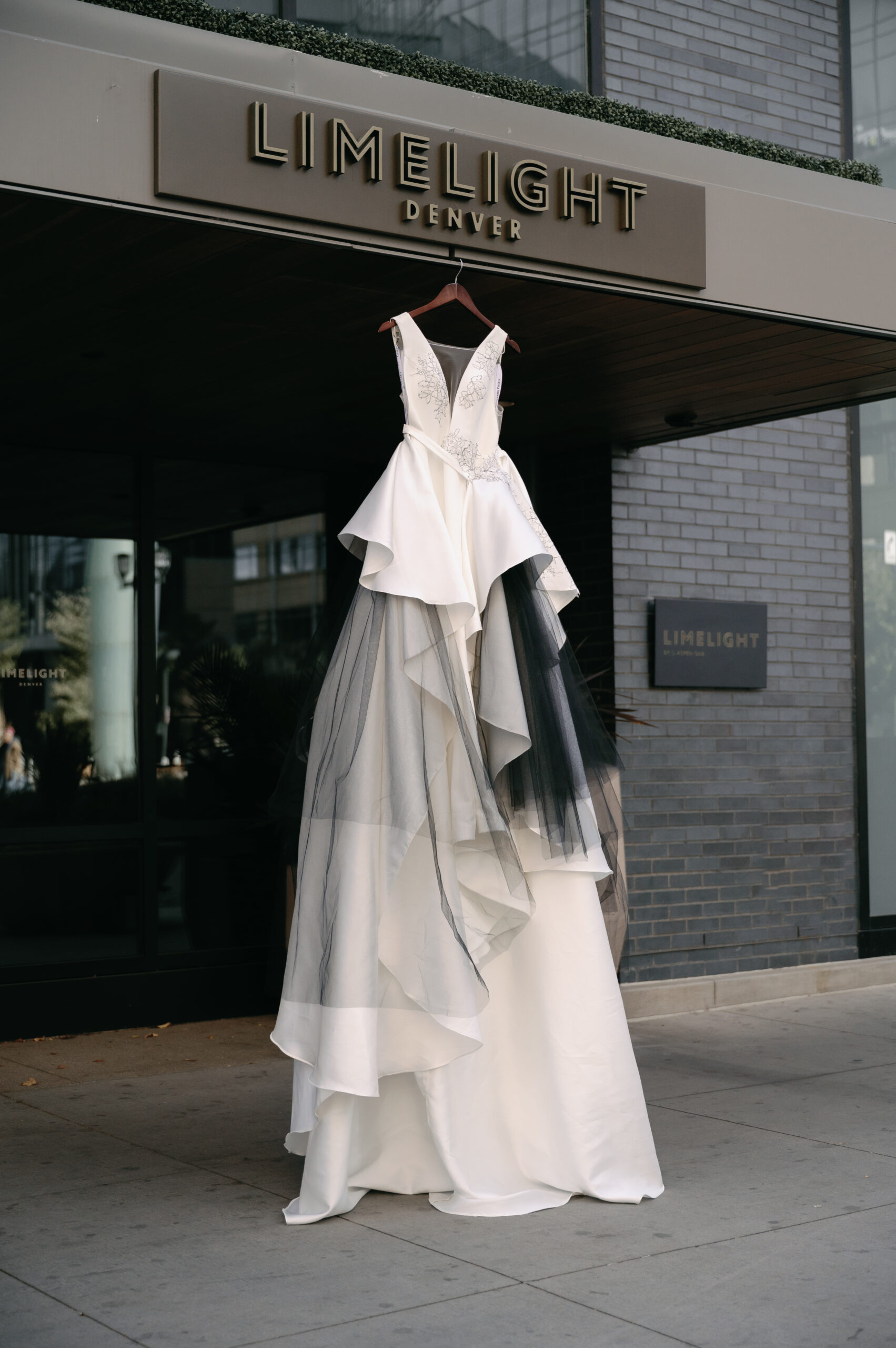 CUSTOM MADE WEDDING DRESS GUILLERMO PHARIS